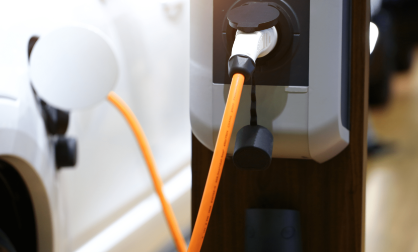 Où et comment recharger sa voiture hybride ou électrique ?