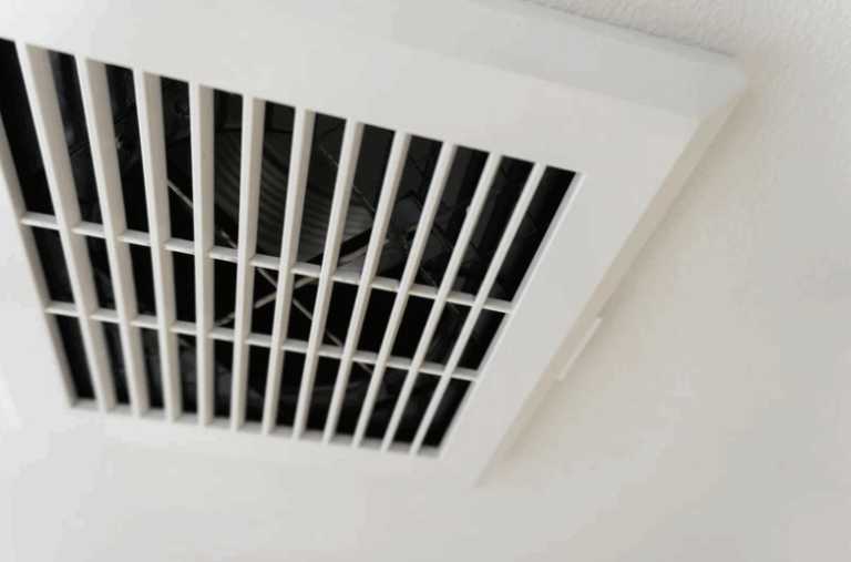 Maison connectée avec VMC, confort et économies d'énergie.