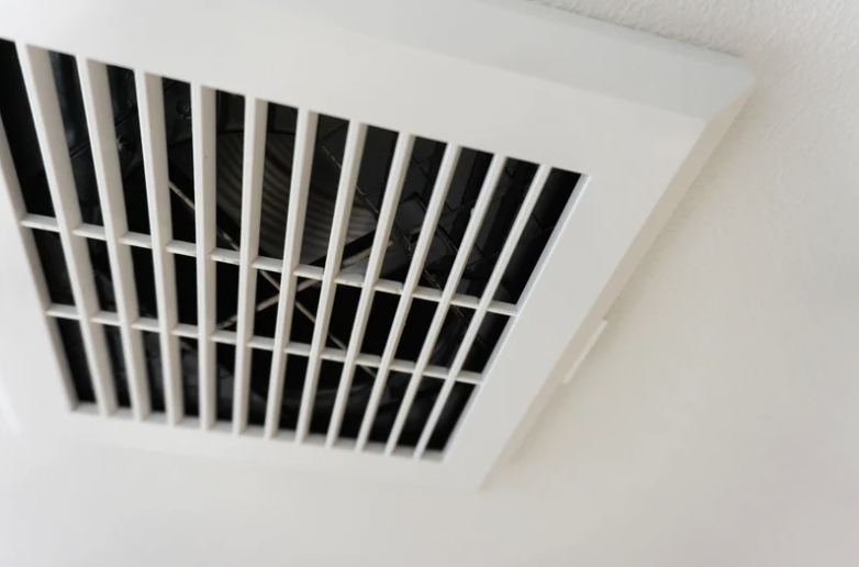 Maison connectée avec VMC, confort et économies d'énergie.